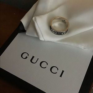 Mens Gucci Ring size 9.5 (21)